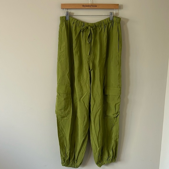 Anthropologie Cargo Parachute Pants Moss Green Pockets Drawstring Jogger M NEW - Picture 5 of 16